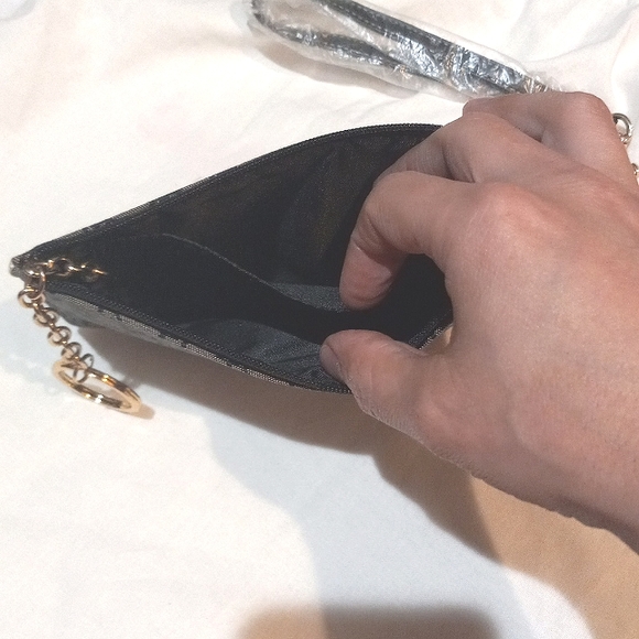 Dooney & Bourke pouch - Picture 7 of 14